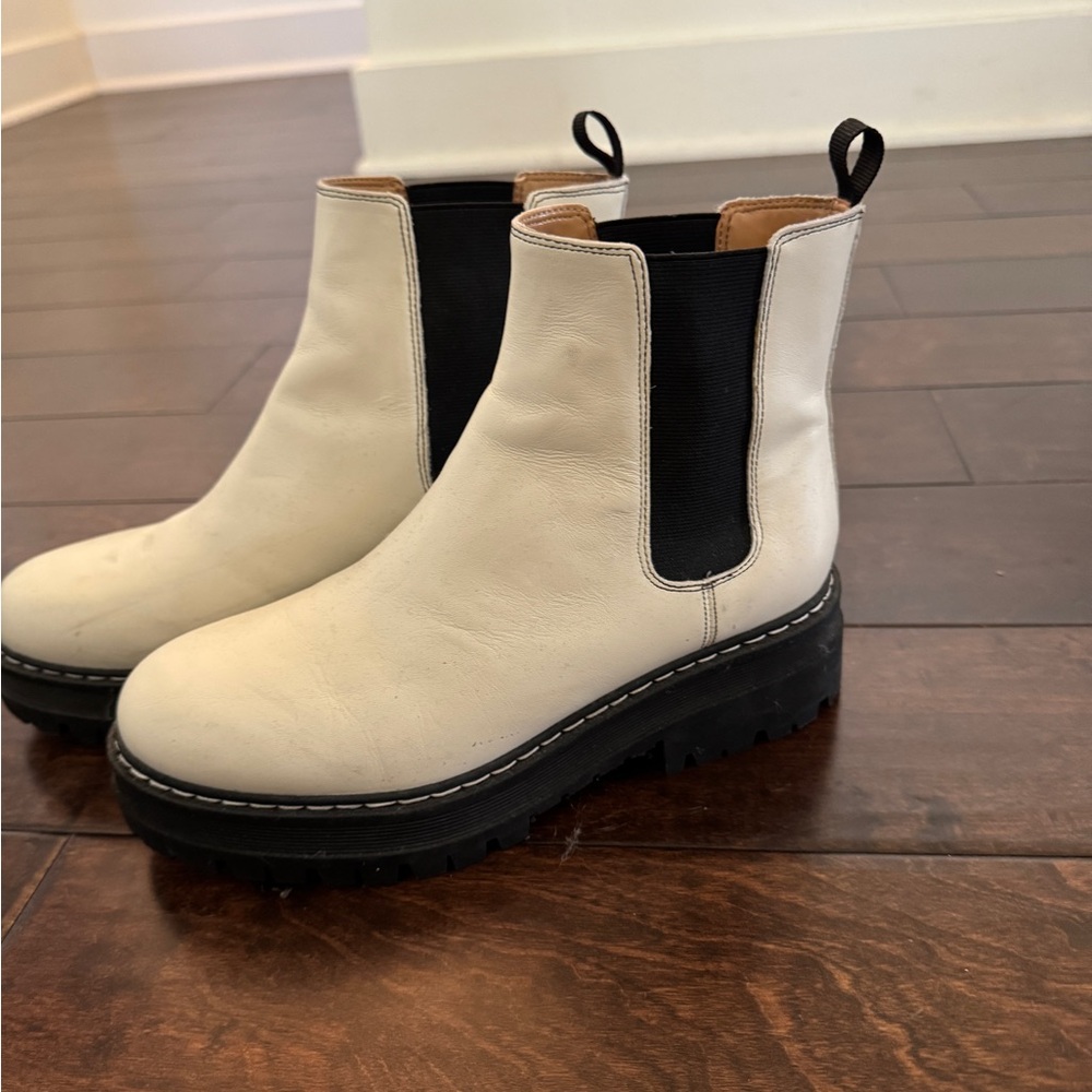 Marc fisher lug Chelsea boots